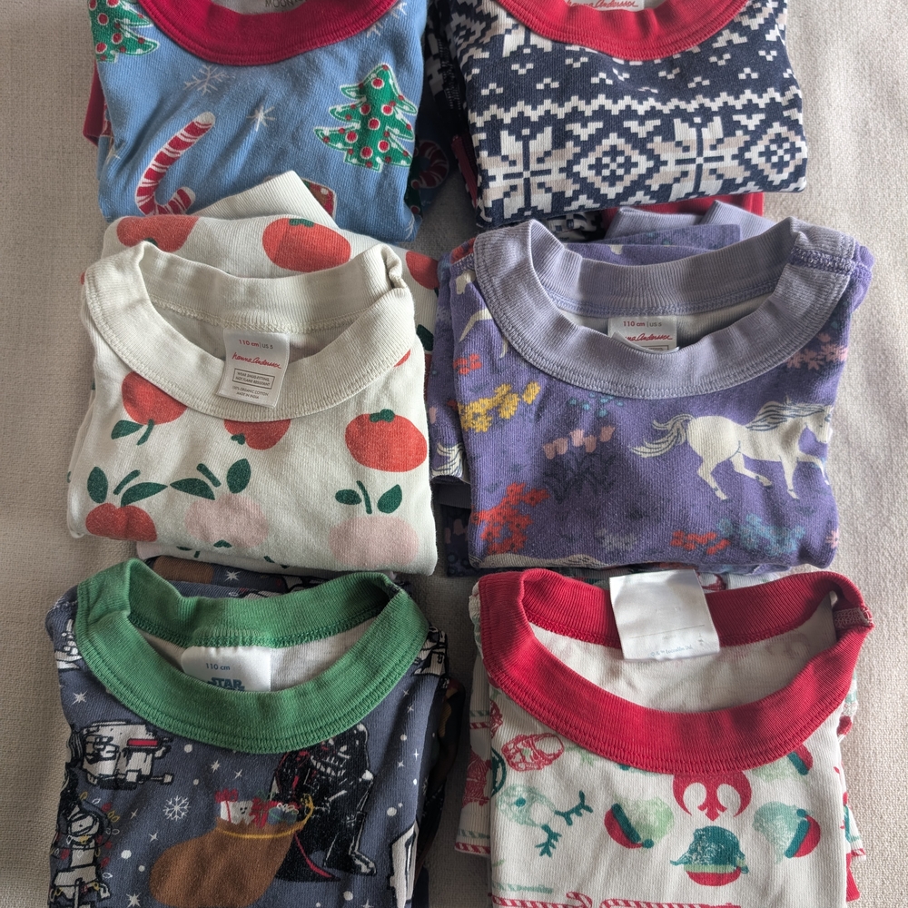 2 Xmas Hanna Andersson Kids Long John Pajama Sets - Size 5 / 110